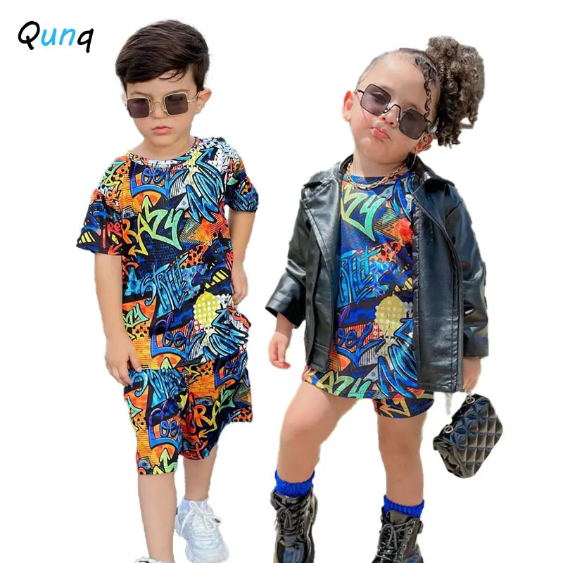 

Qunq 2023 Summer New Boys And Girls Fashion Print Short Sleeve Top + Shorts 2 Pieces Set Sporty Casual Kids Clothes Age 3T-8T