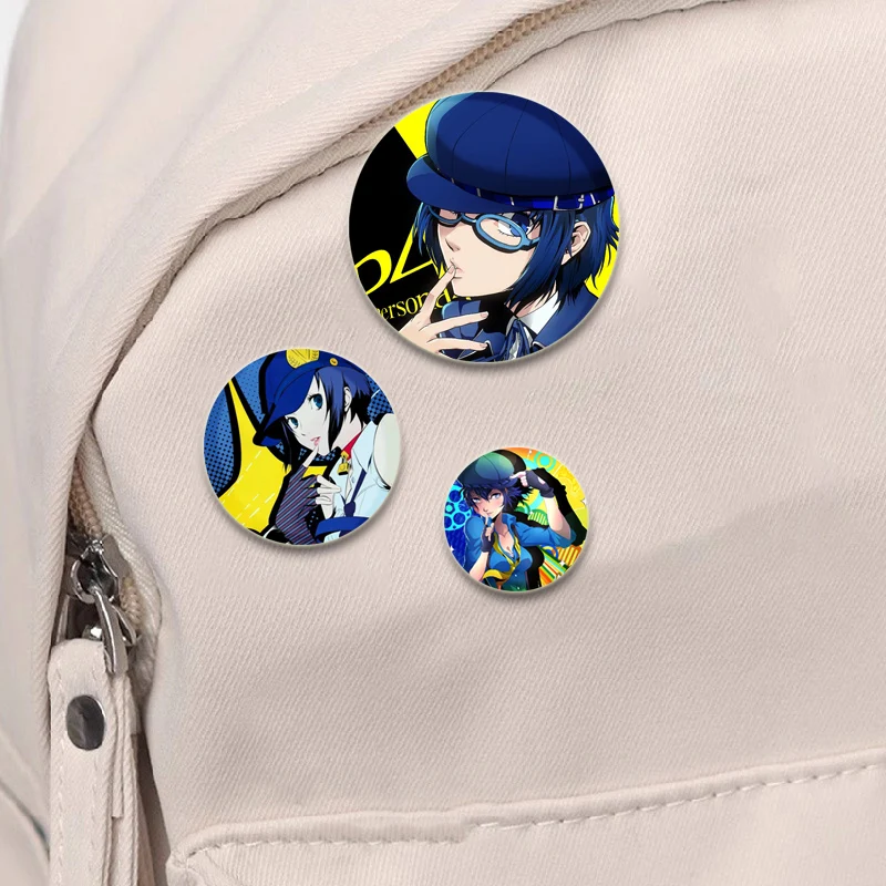 Эмалированные броши Persona 4 в ассортименте