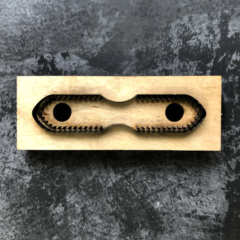 

Handle Cutting Die For Handbag Leather Punch Tool Pattern Wooden Die Mould Japan Knife Steel Blade DIY Leathercraft Tool Mold