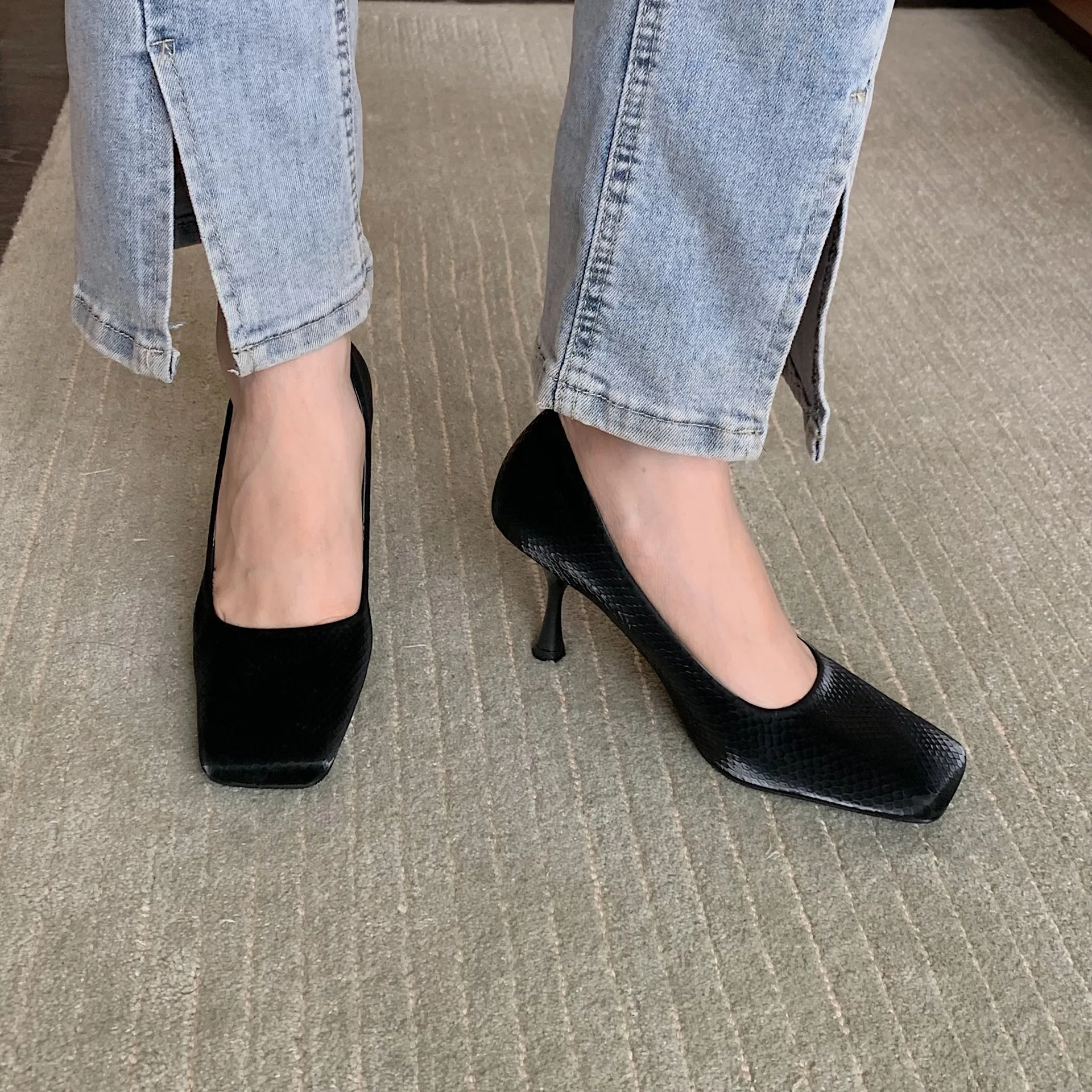 Туфли-лодочки женские на танкетке заостренный носок квадратный шнуровка