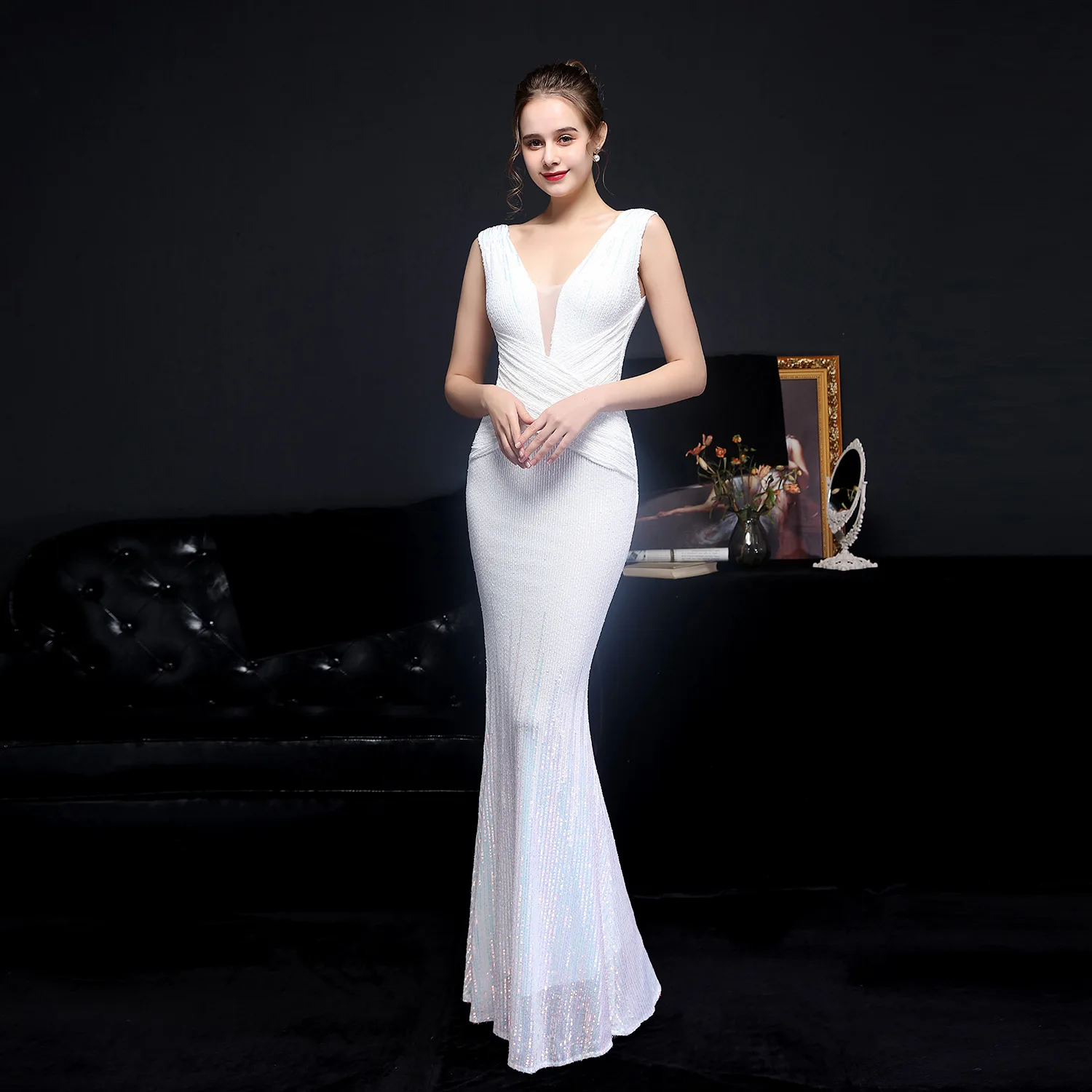 

New Banquet Temperament Elegant Long Slim V-neck Sequins Elegant Queen Fishtail Evening Dress Sequined Evening Gown