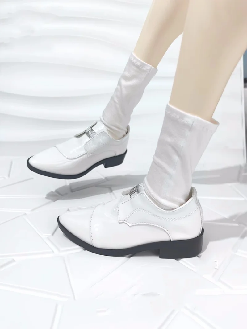 Лакированные полиуретановые туфли для кукол DK75