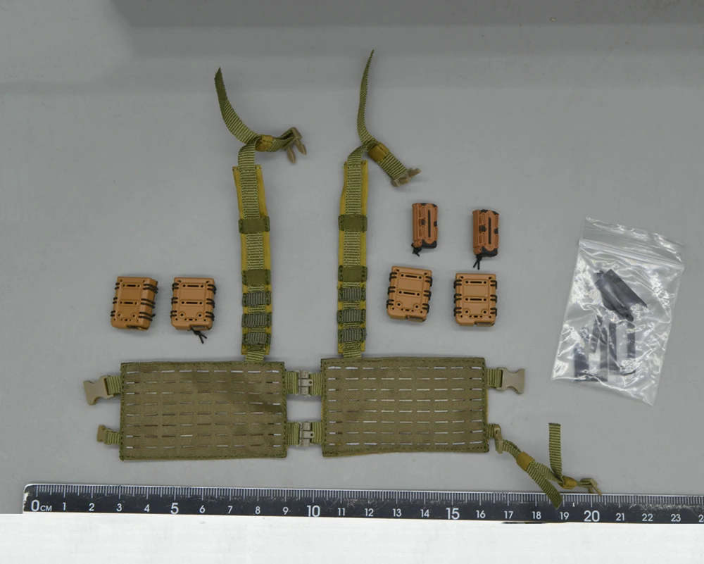 

Hot Sale EASY&SIMPLE 1/6 ES 06025 SOF Combat Assault Rifle 20S Series Battle Sand Black Chest Hanging Vest Model For 12inch Doll