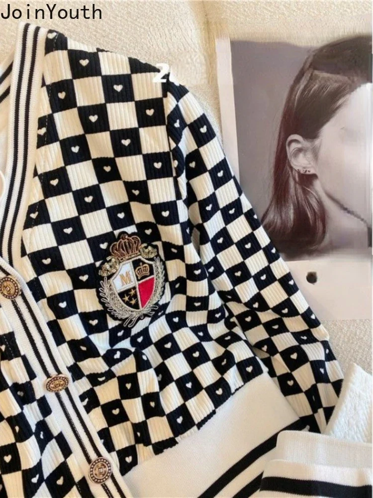 Женский брючный костюм с V-образным вырезом в клетку