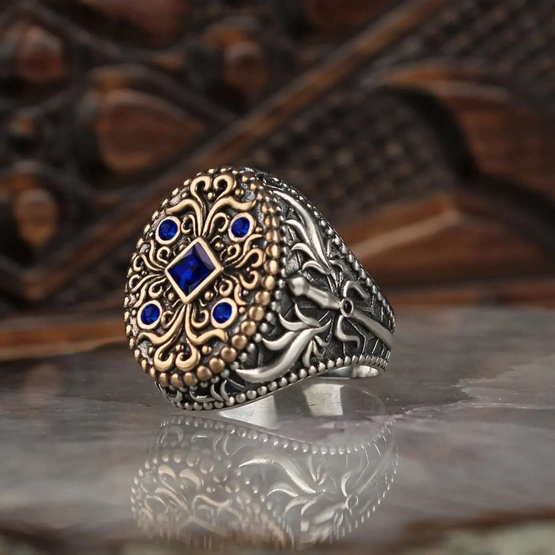 

New European and American Fashion Punk Inlaid 4-color Gemstone Retro Ring Men's Ring Jewelry Ring To Attend The Banquet Jewelry