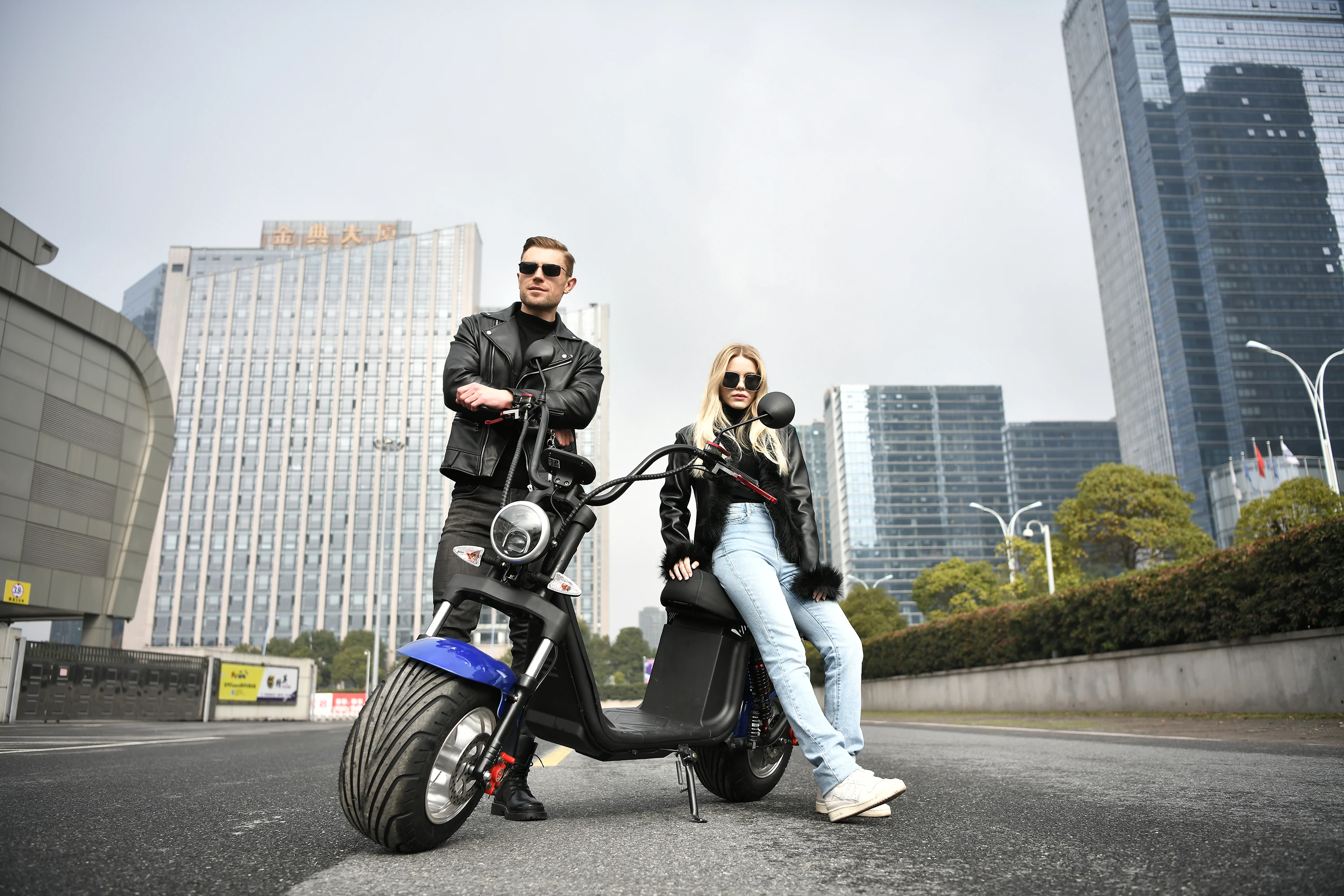 

Электрический скутер Citycoco, мотор 3000 Вт, батарея 60 в 20 Ач, максимальная скорость 60 км/ч, максимальный пробег 35-50 км, 2-колесный Электрический мотоцикл No Xiaomi M365