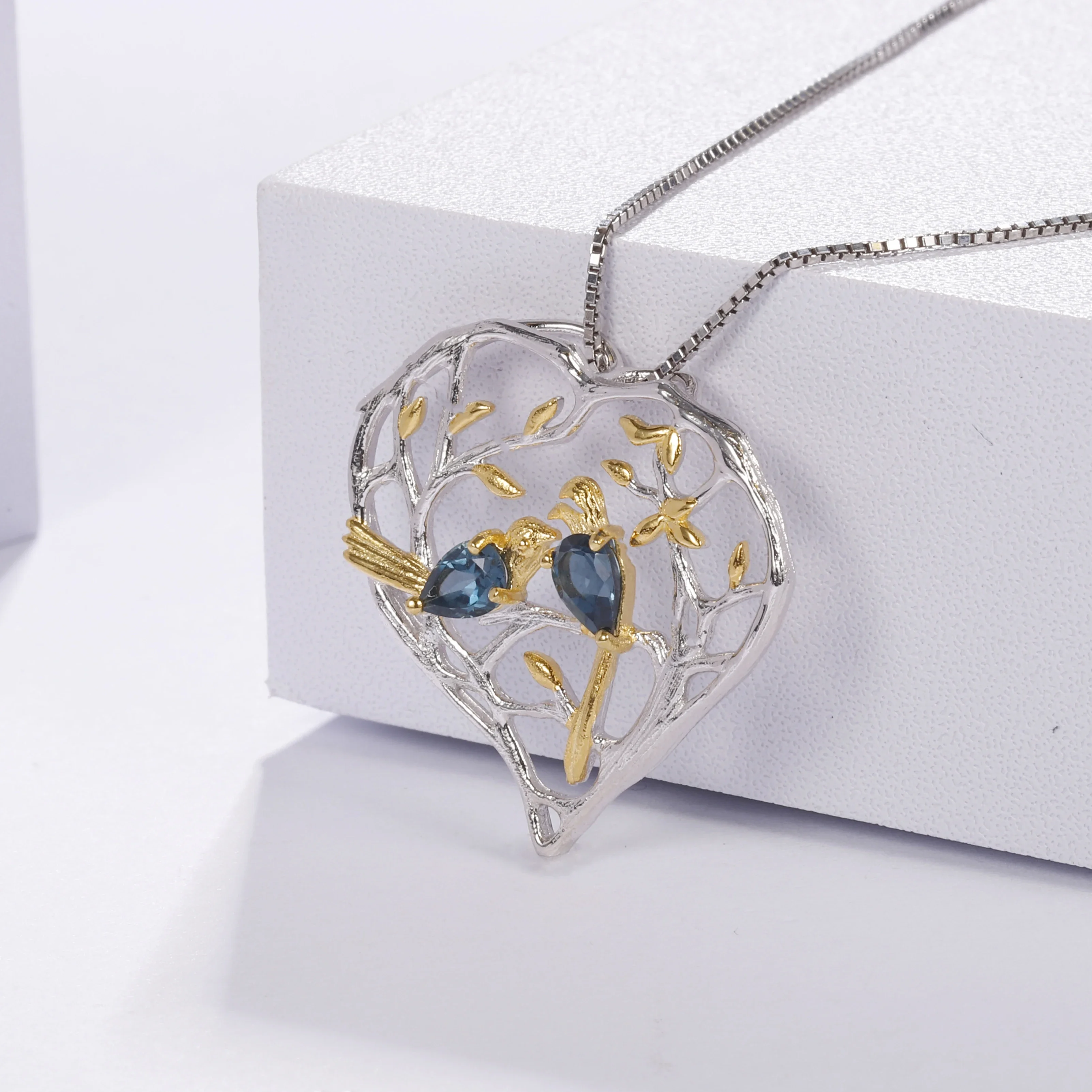 Женское ожерелье из серебра 925 пробы с натуральным голубым топазом