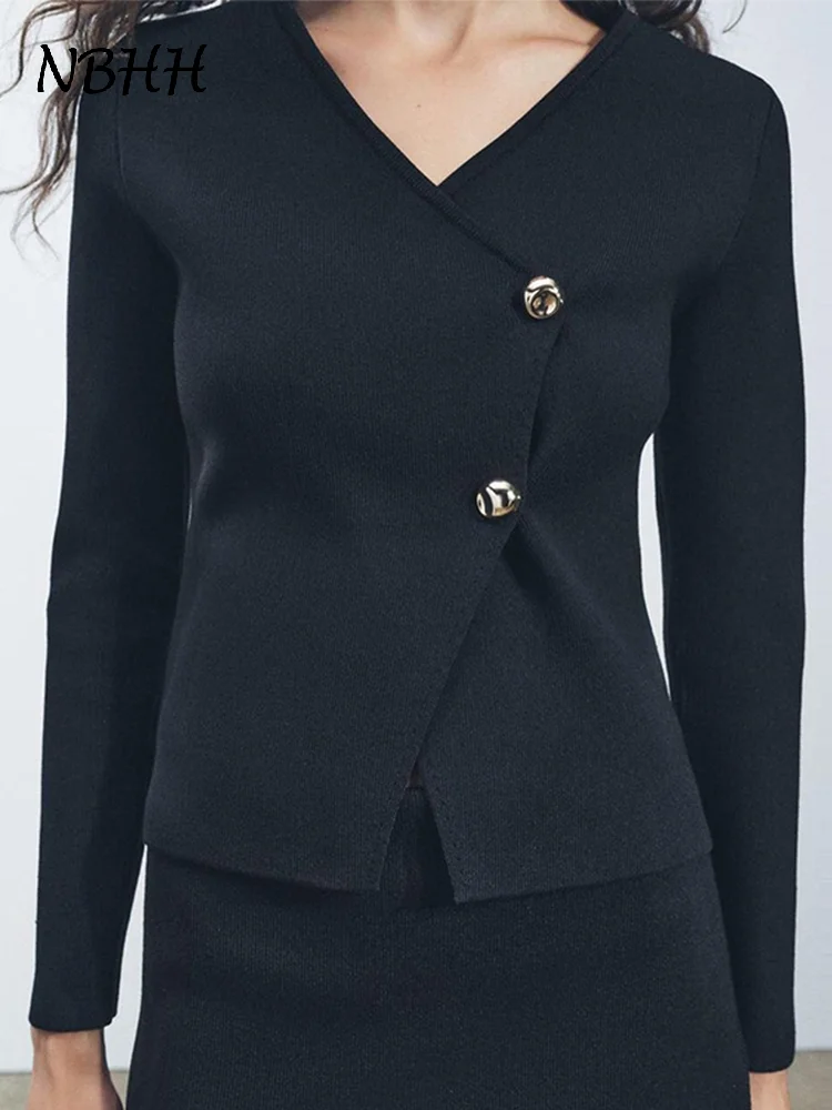 Женский вязаный кардиган с V-образным вырезом