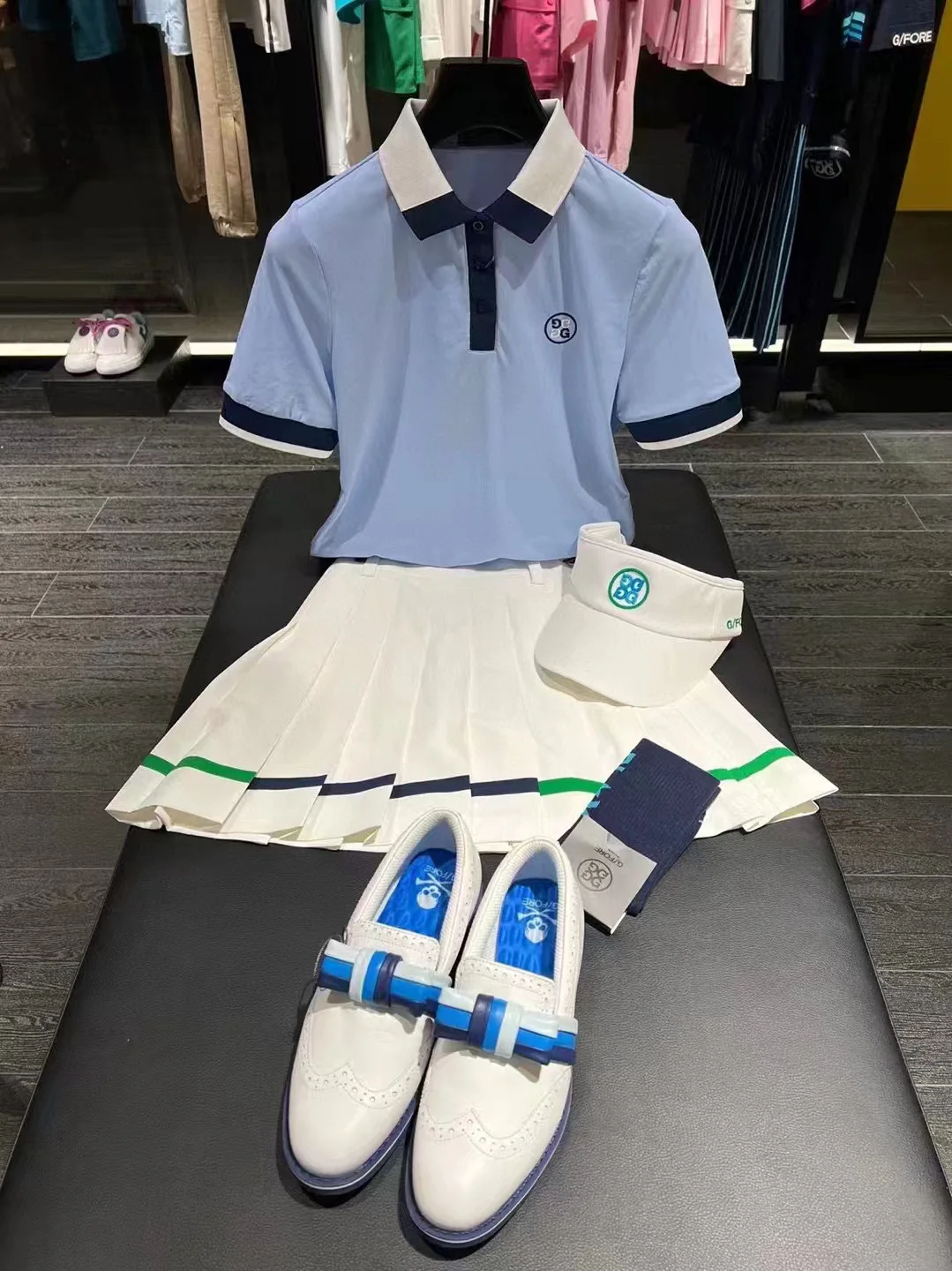 The new golf high-waisted pleated skirt for spring/summer 2022 has a great stretch with quick-drying fabric