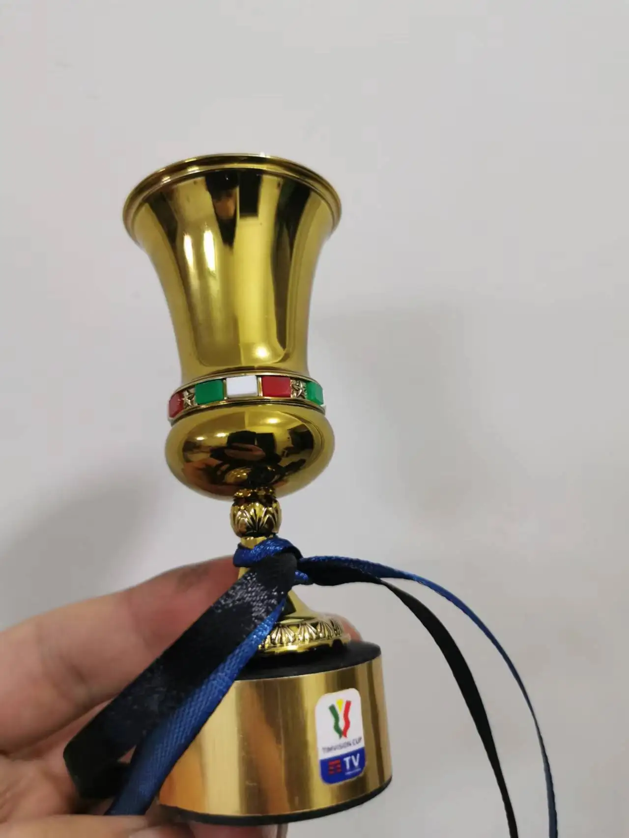 Фото Сезон 2021-22, трофей Coppa Italia, высота 9 см, мини-размер, Трофей чемпионов, сувенир болельщиков из Милана №3