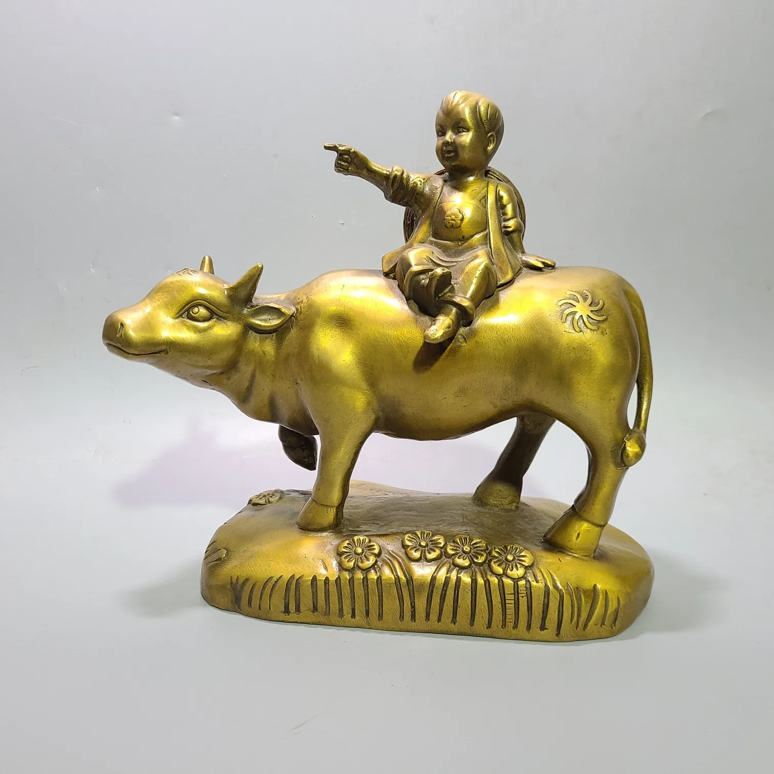 

11" Chinese Folk Collection Brass Patina boy cow shepherd boy herding cattle Gather fortune office ornament Town house Exorcism