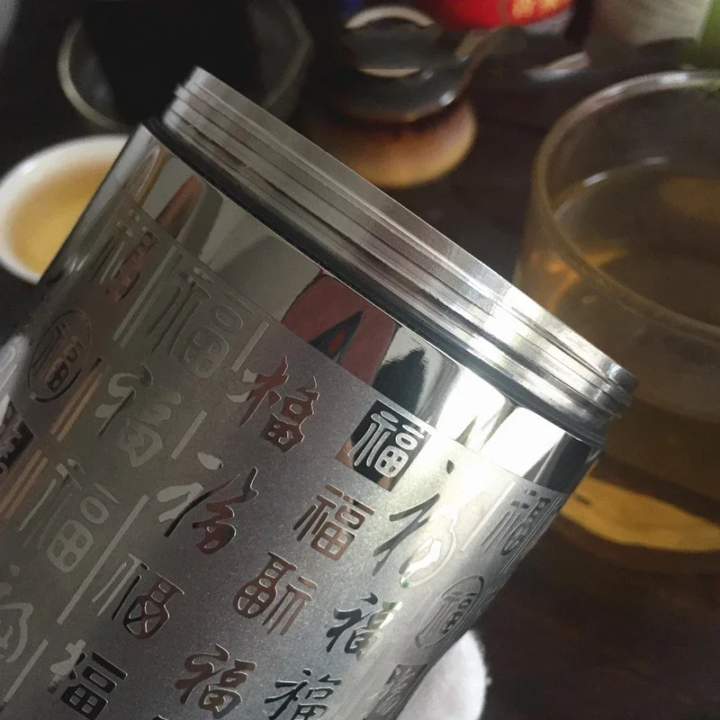 Контейнер для хранения в герметичном виде с титановым цилиндром