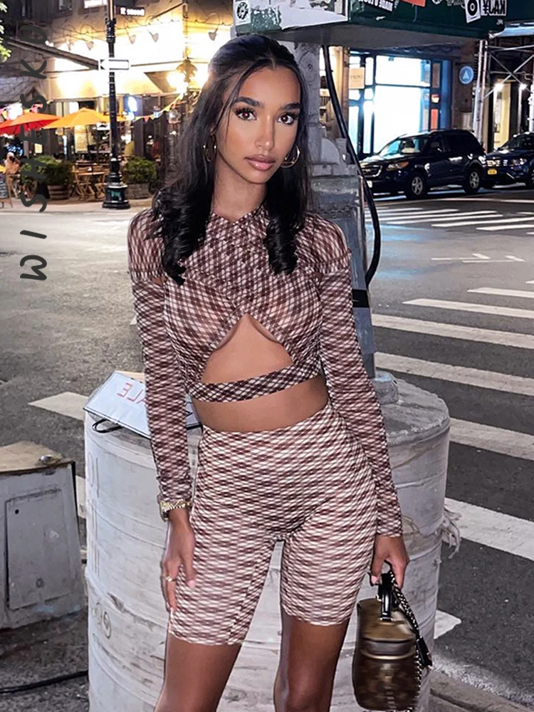 

Two Piece Set Women Plaid Print Outfits Sexy Cross V Neck Long Sleeve Crop Top+High Waist Skinny Shorts 2022 Spring Fall Suits