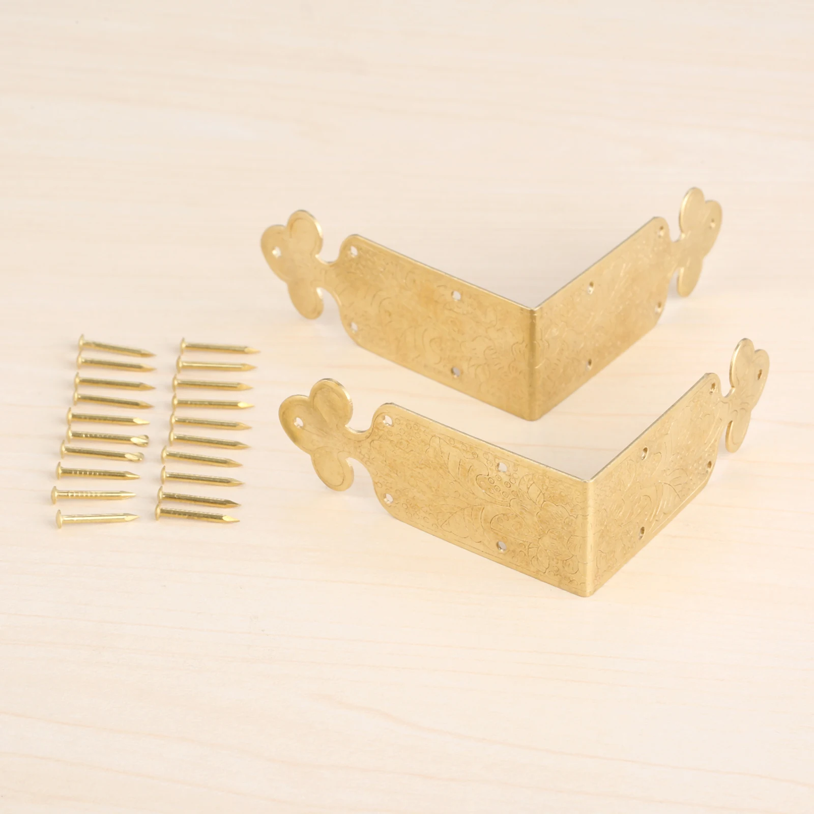 

Металлические угловые кронштейны, золотистые, бронзовые, угловые, 65 х25 мм, для фоторамки, мебели, декоративная защита + Гвозди, 4 шт.