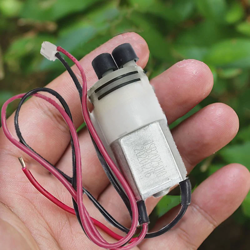 

Миниатюрный Электрический мембранный Водяной насос, 12 В, 50 мА, двигатель 130, самовсасывающий мембранный микроводяной насос постоянного тока, впускной и выходной ОТВЕРСТИЯ 5,7 мм