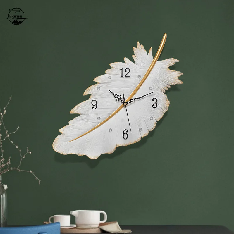 

Light Luxury Creative Wall Clock Feather Fashion Wall Clock Home Decor for Living Room Modern Resin Craft Supplies Battery Saat
