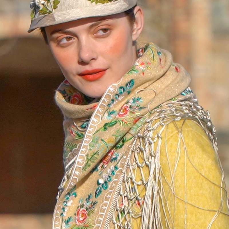 Новые весенне-осенне-зимние треугольные шали с кисточками женские элегантные