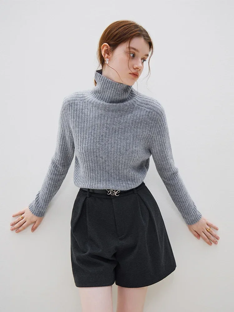 Женский трикотажный пуловер из мягкой шерсти с высоким воротником