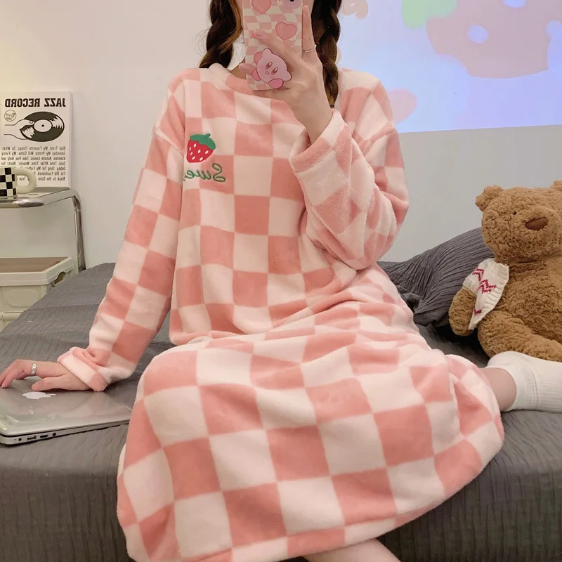 

Pink Winter Warm Flannel Long Gowns Thickened Women Kawaii Nightgowns Sleepwear Negligee Strawberry Loungewear Drop-Ship