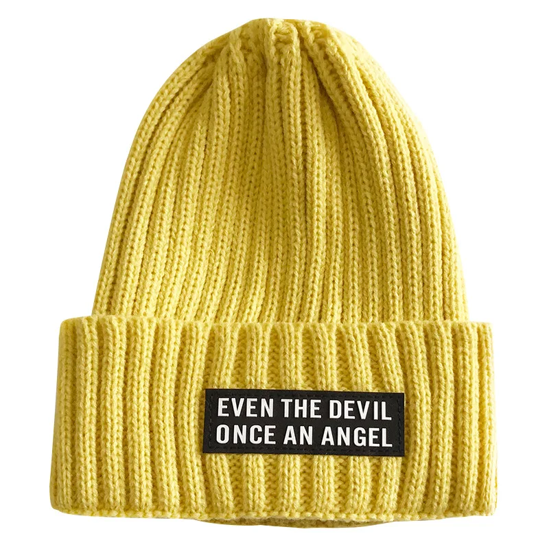 Шапка-бини унисекс теплая шапка с надписью и ярлыком Повседневная вязаная для