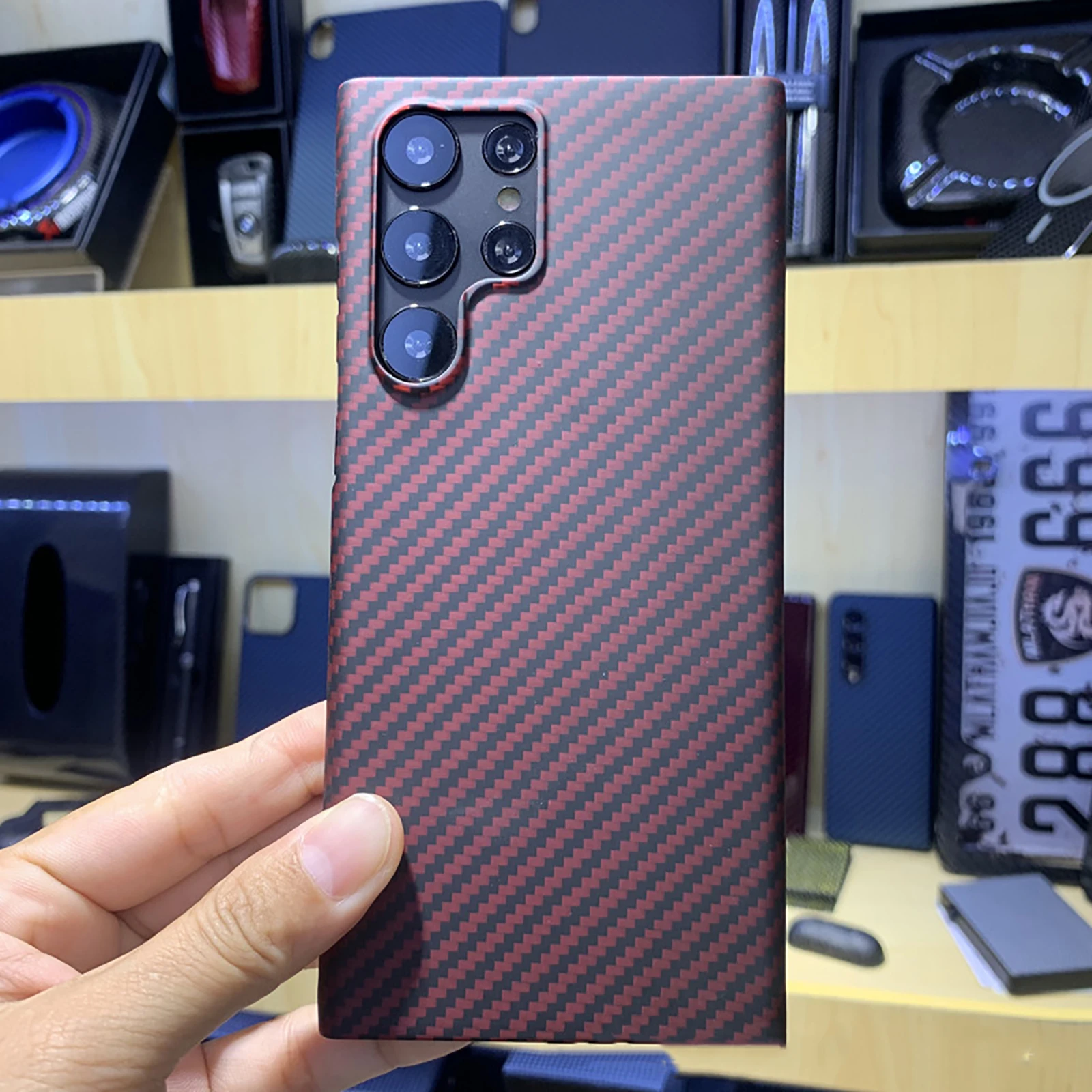 

Ультратонкий чехол из углеродного волокна для Samsung S22/S22PRO/S22