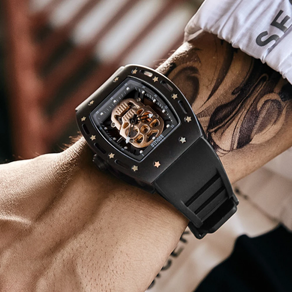 

Top quality Men Quartz Watches Tonneau Hollow Three-Dimensional Skull Waterproof Sports Watch Full Steel Trend AAA Jewelry Clock