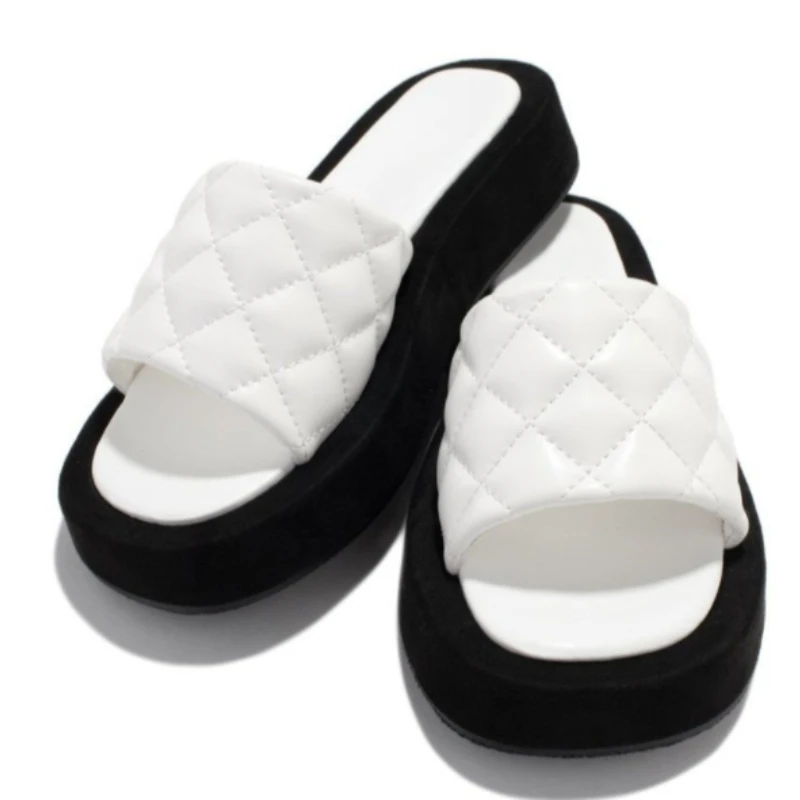

Large Size Slippers Female Leisure 2022 New Thick-soled Comfortable Plaid Round Head Flat Sandals and Slippers Women Sandals