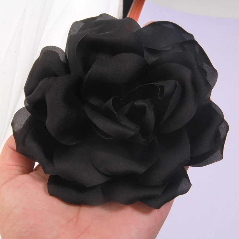 

Искусственные цветы из шелка для детей