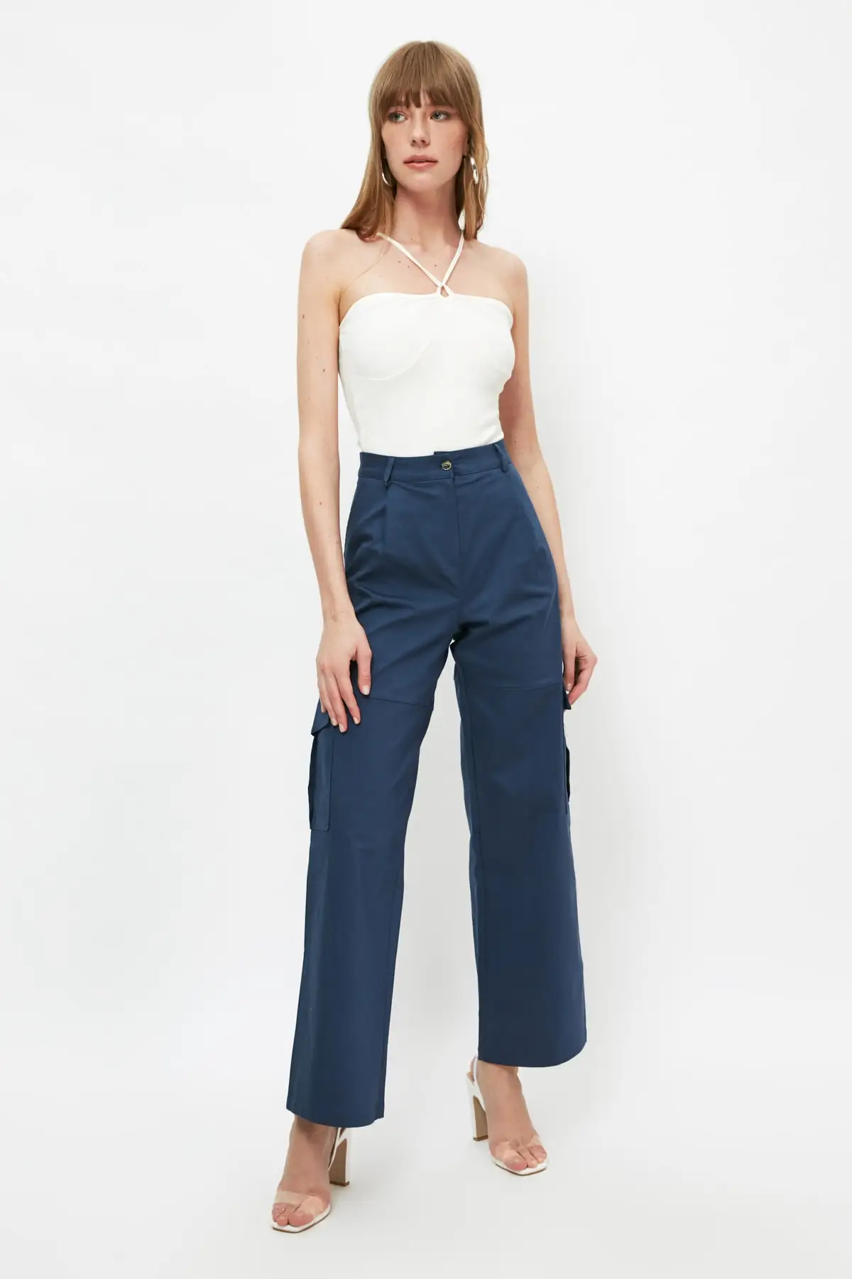 

Trendyol Pocket Detail Wide Bell-Bottomed Pants TWOSS21PL0610