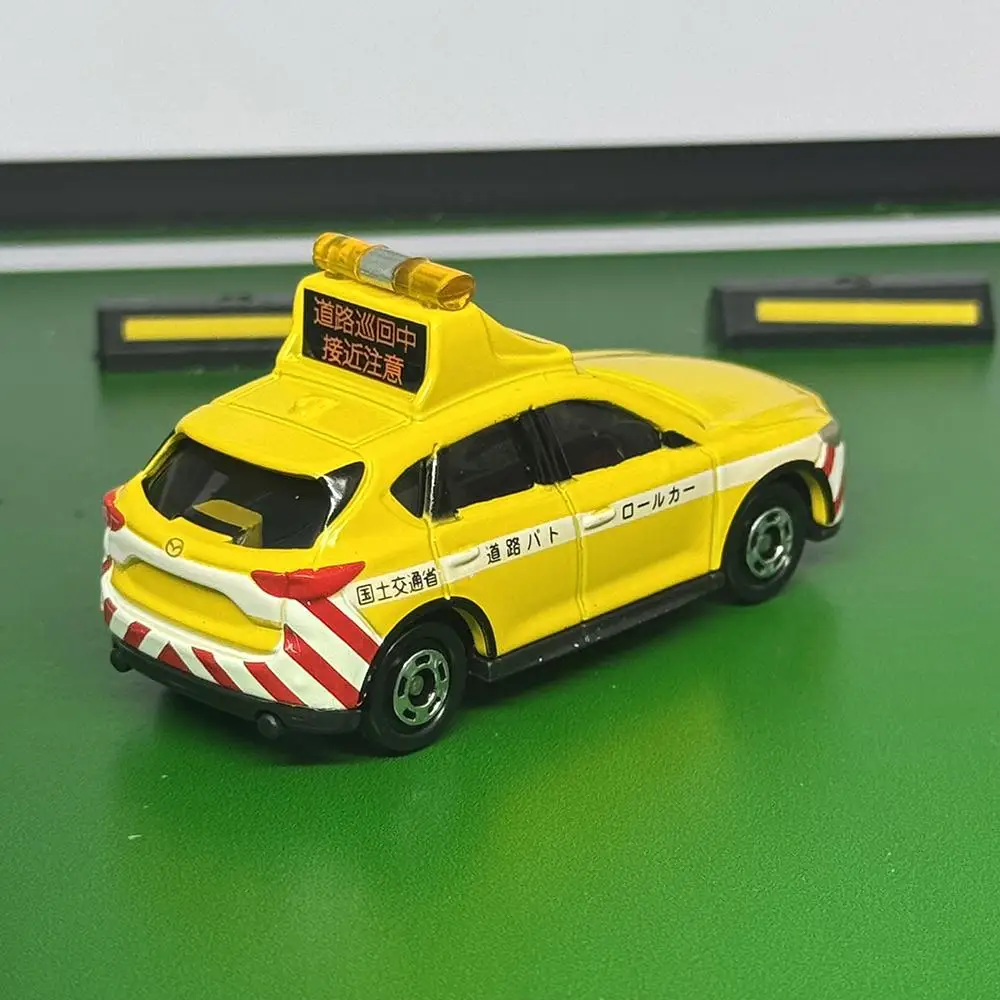 Takara Tomy Tomica No.93 Mazda CX-5 Road Patrol Car (коробка) автомобиль из сплава литая под давлением