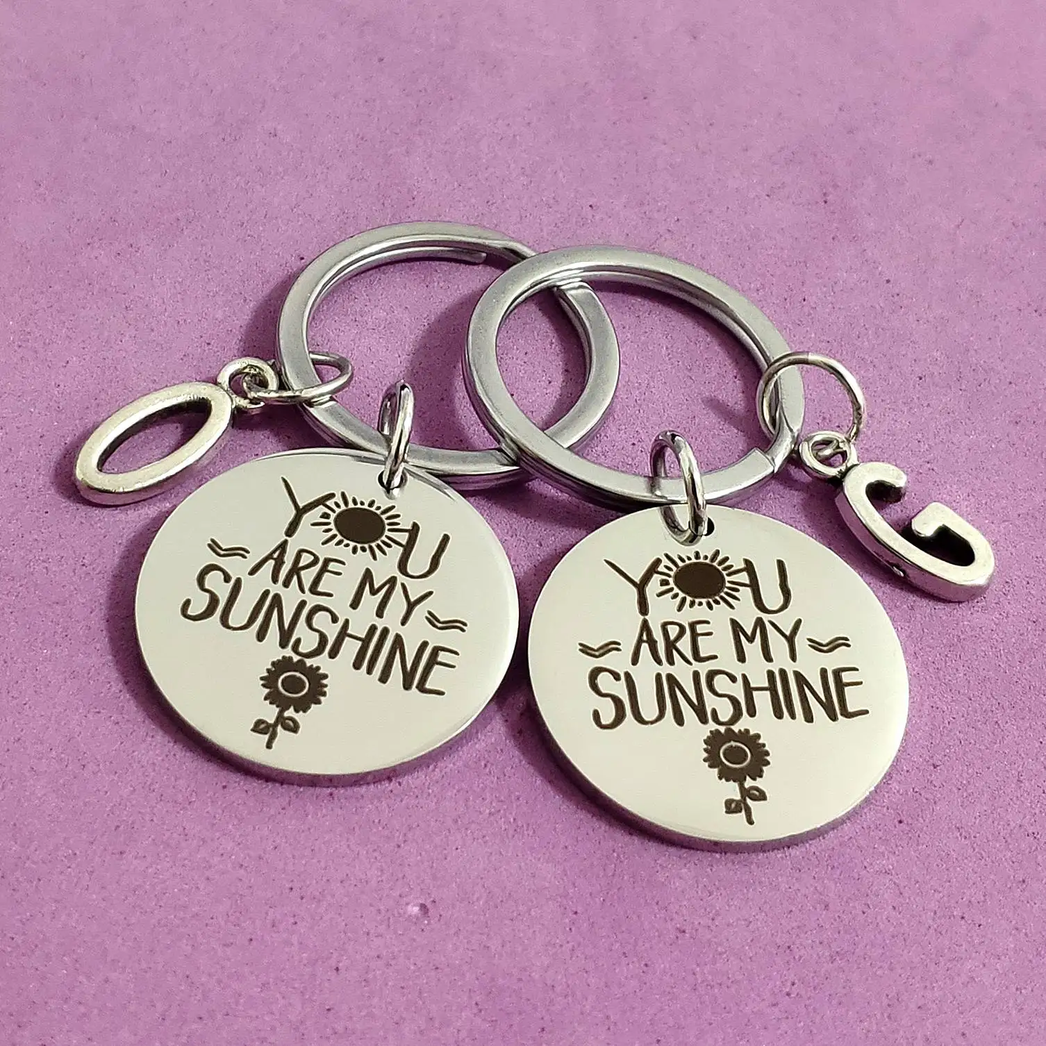 

You Are My Sunshine Keys Holder Gift Sunflower Ornaments Lettering 26 Letters Keyring Stainless Steel Creative Keychain Car