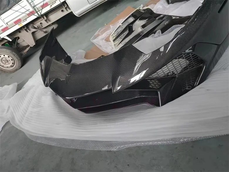 Фото Полностью карбоновый обвес в стиле LP750 SV: передний и задний бамперы, боковые юбки для Aventador LP700 LP720 №3