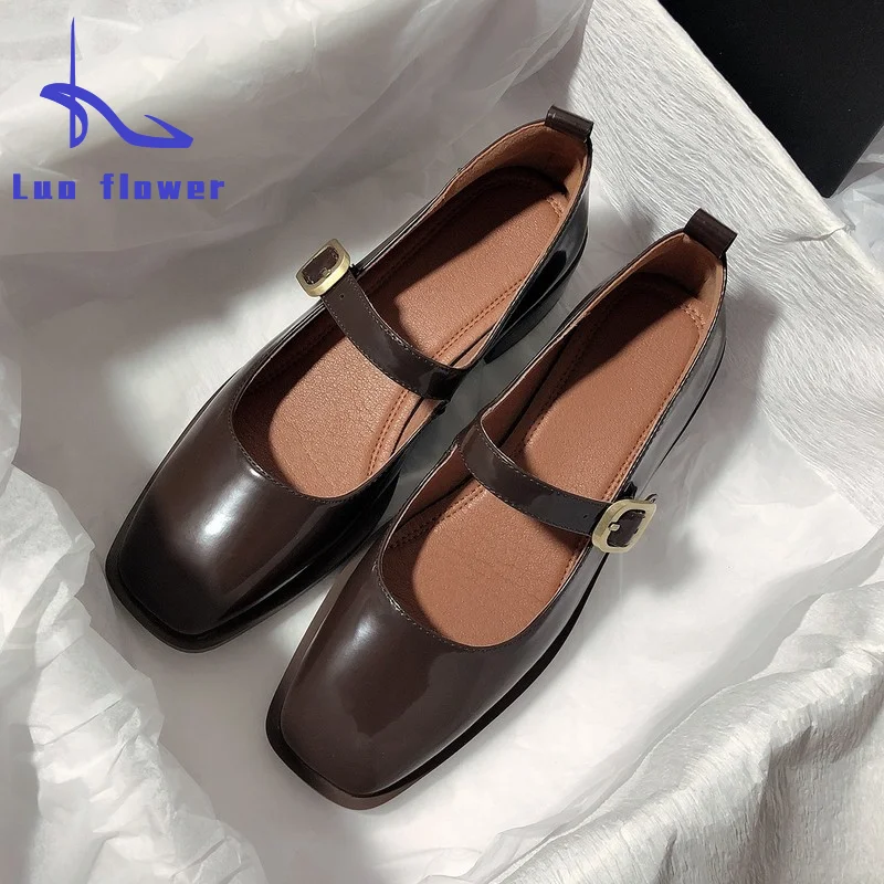 

2022 Spring Vintage Square Toe Patent Leather Shoes Women Ankle Strap Low Heel Mary Jane Shoes Woman Dark Brown Shallow Pumps T