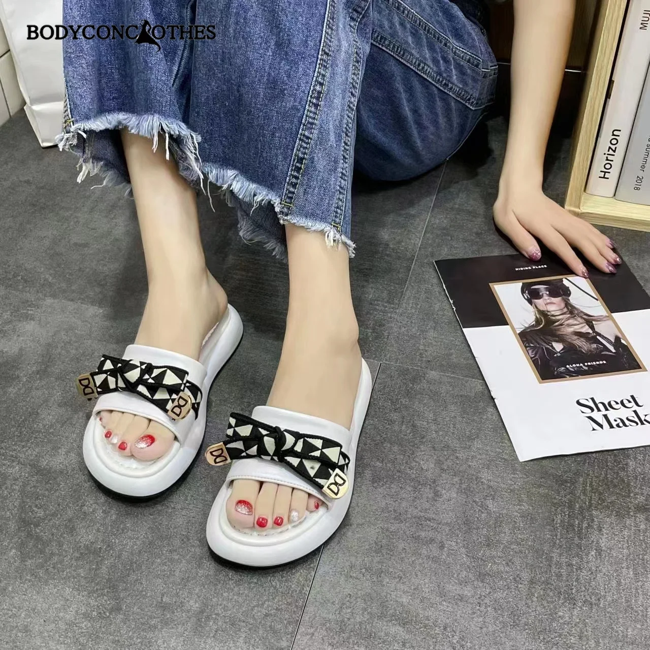 2022 Summer  New Brand Women Soft Sole Sandals Leisure Indoor Bathroom Anti-slip Beach Outdoor Slides Ladies Shoes Slippers