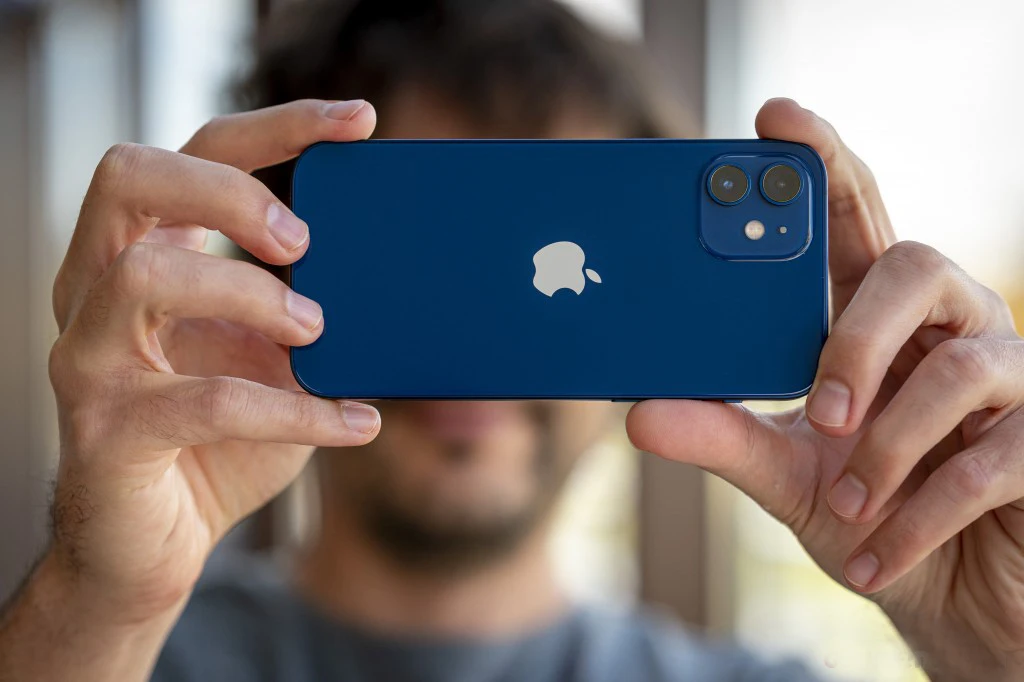 Смартфон Apple iPhone 12 4/64ГБ 4/128ГБ 4/256ГБ global Б/у