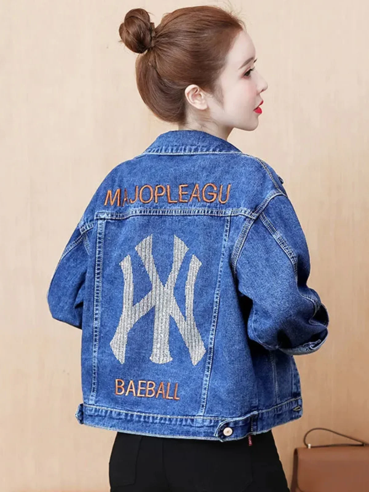 Модное джинсовое пальто с вышивкой женское весенне-осеннее 2024 новая джинсовая