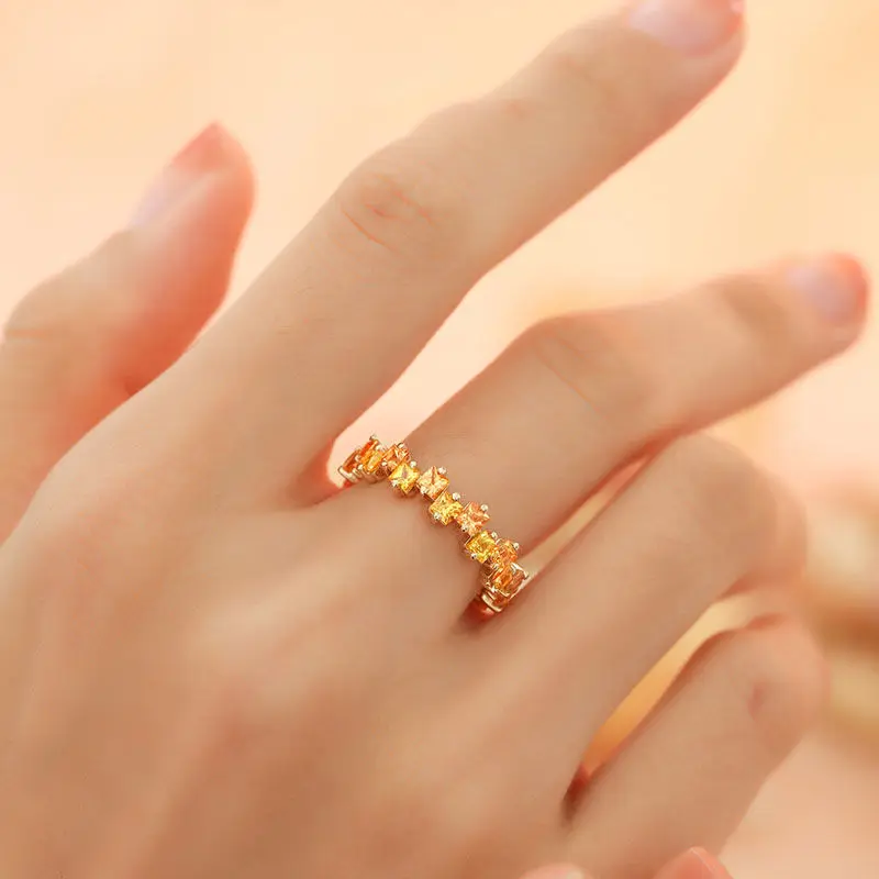 Дизайнерские оригинальные серебряные инкрустированные топазом кольца для