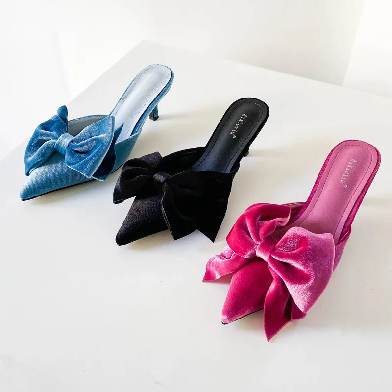 

2022 early spring new Baotou slippers gold velvet bow mid-heel sandals pointed toe short-heeled half slippers women's outer wear