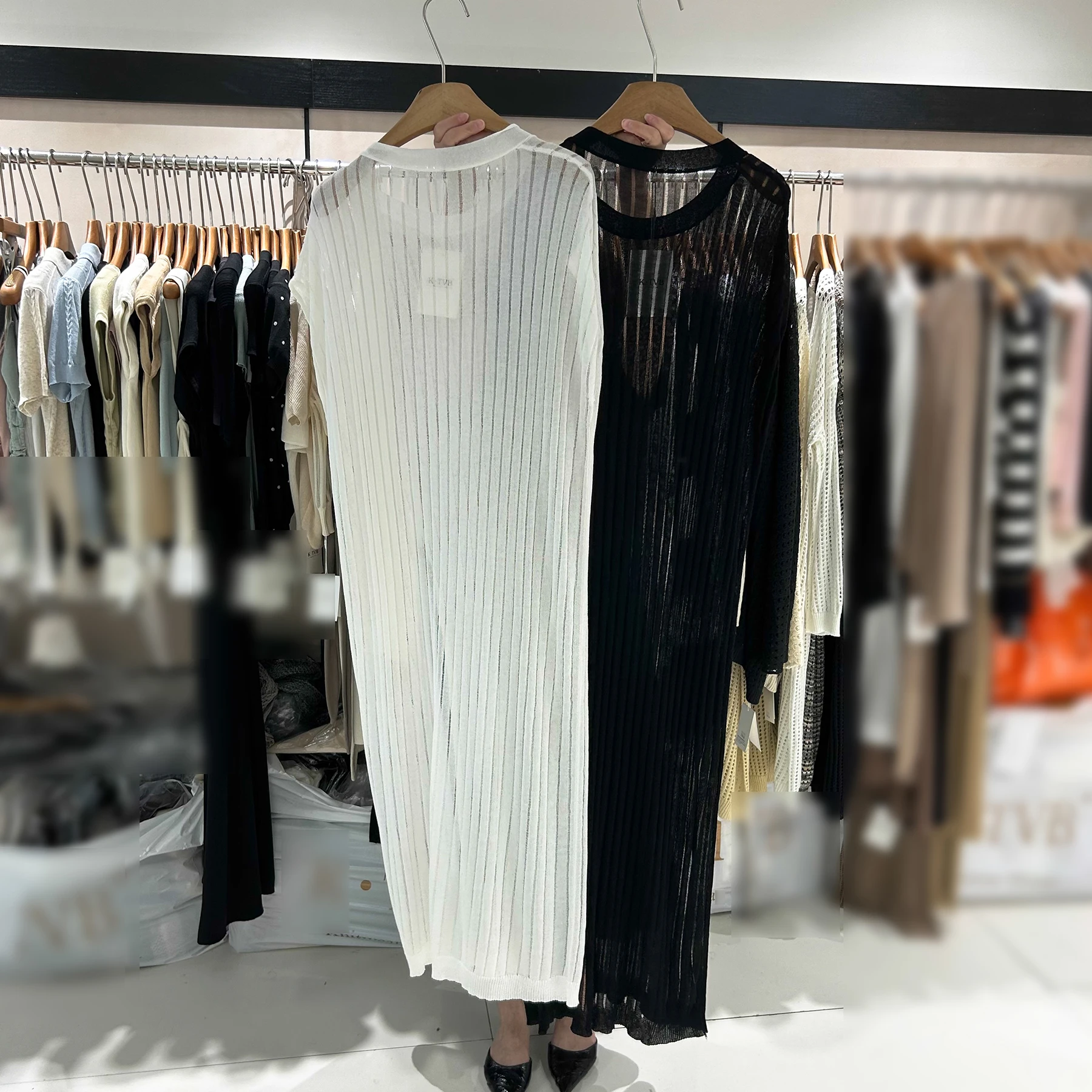 Трикотажный женский топ на бретельках с коротким рукавом