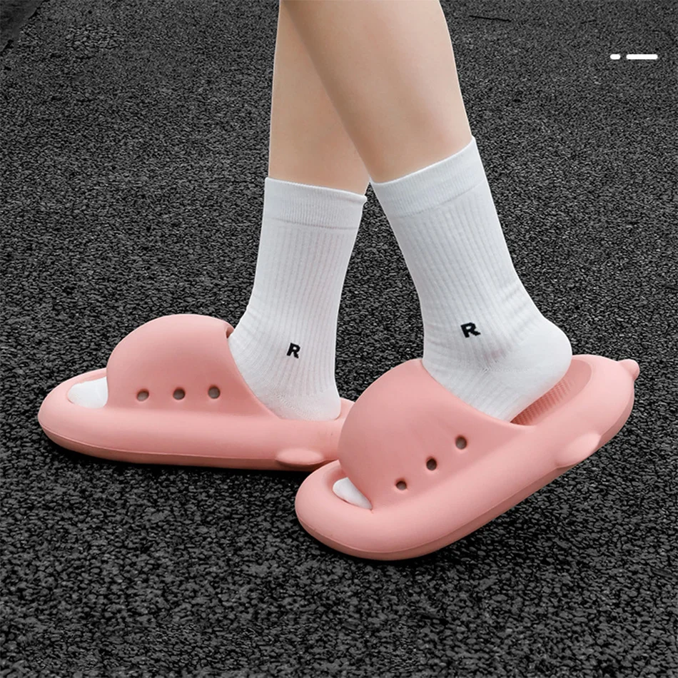 

Summer Ladies Slippers 2023 New Thickened Soft Bottom Girls Bathroom Slippers Non-slip Indoor Outdoor High Quality Boys Sandals