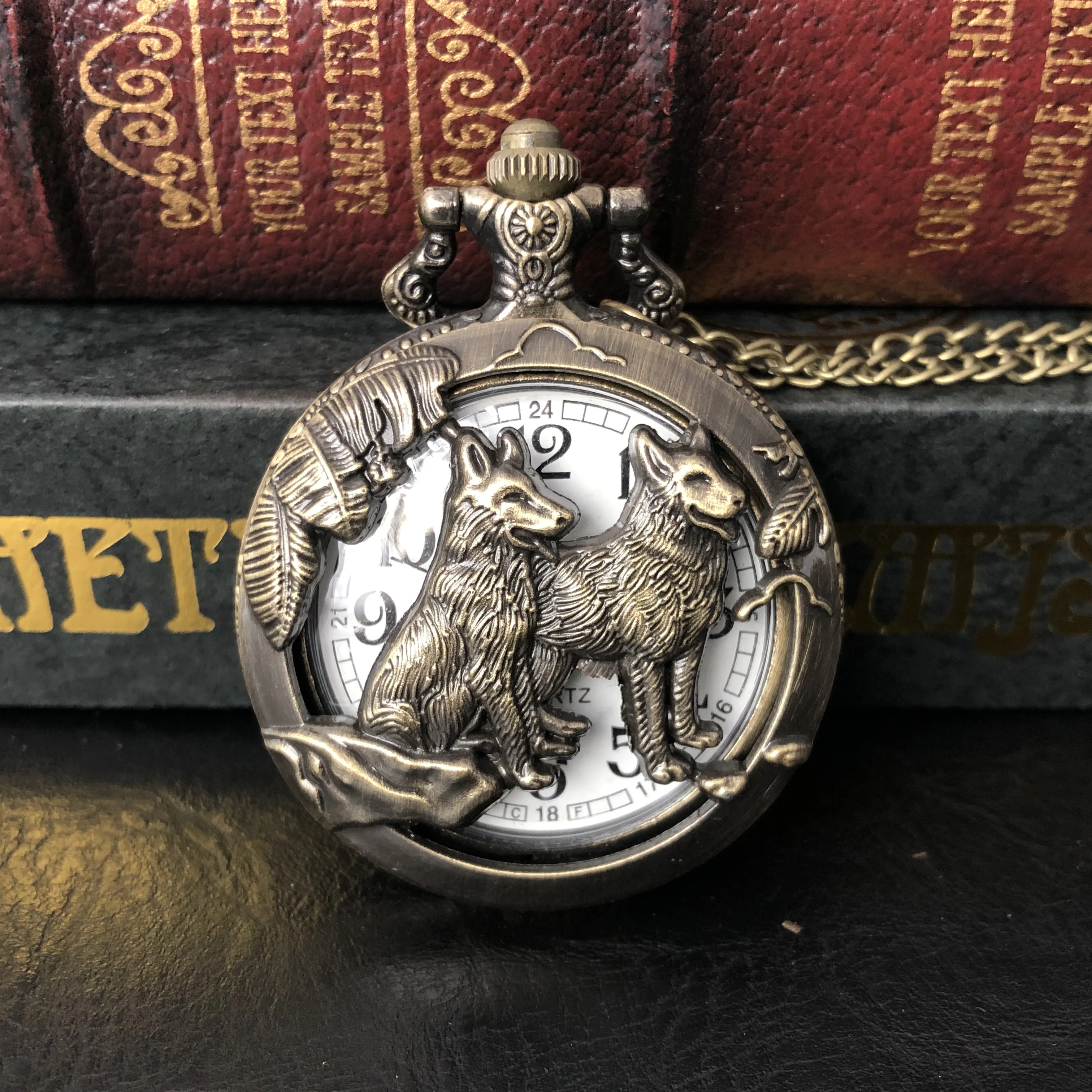 

Изысканные резные кварцевые карманные часы с объемным изображением волка, ожерелье с подвеской, подарки для женщин или мужчин с цепочкой на...
