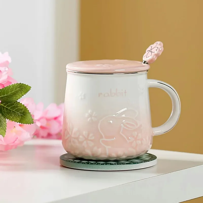 

2023 керамическая кофейная кружка с кроликом, чашка для чая, воды, с крышкой, ложкой, девушка, вишневый цвет, кофейная кружка, молочная чашка