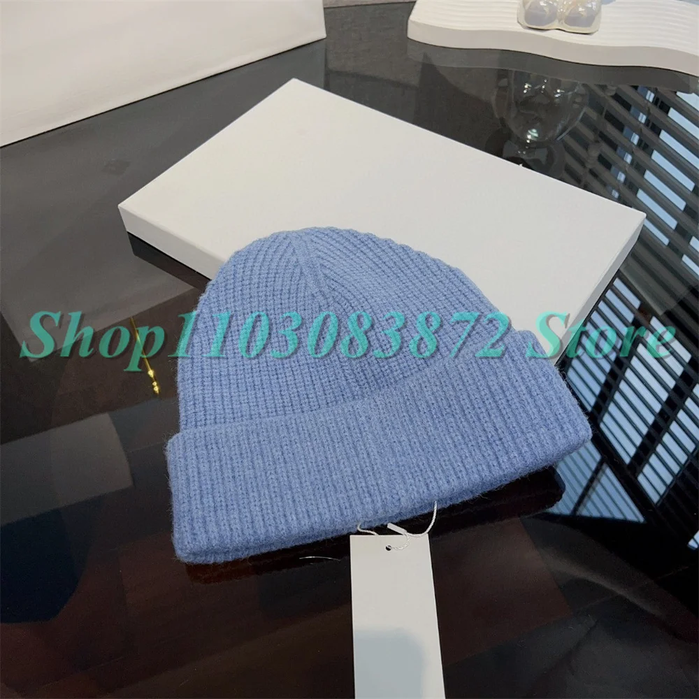 Рисунок 4 - Зимняя женская шапка 492178