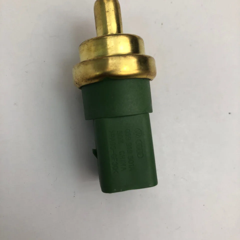 

06A919501 06A919501A 2-контактный и 4-контактный датчик температуры охлаждающей жидкости для Bentley Continental Volkswagen Bora VW AUDI SKODA