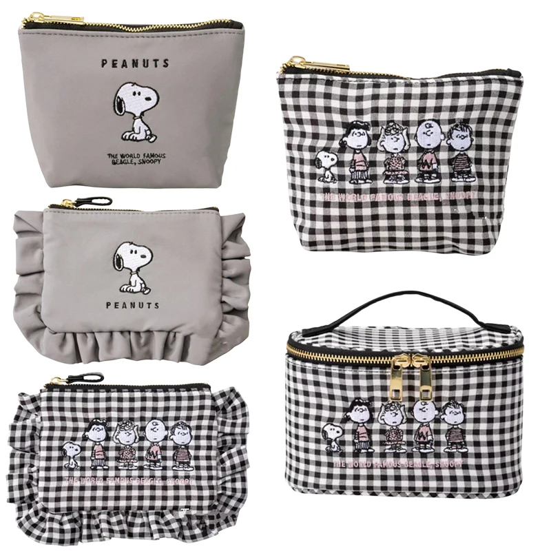 

Новинка, клетчатая косметичка Snoopy, сумка для хранения с вышивкой в стиле аниме для девушек, Женский кошелек для мелочи с милым щенком, сумочк...