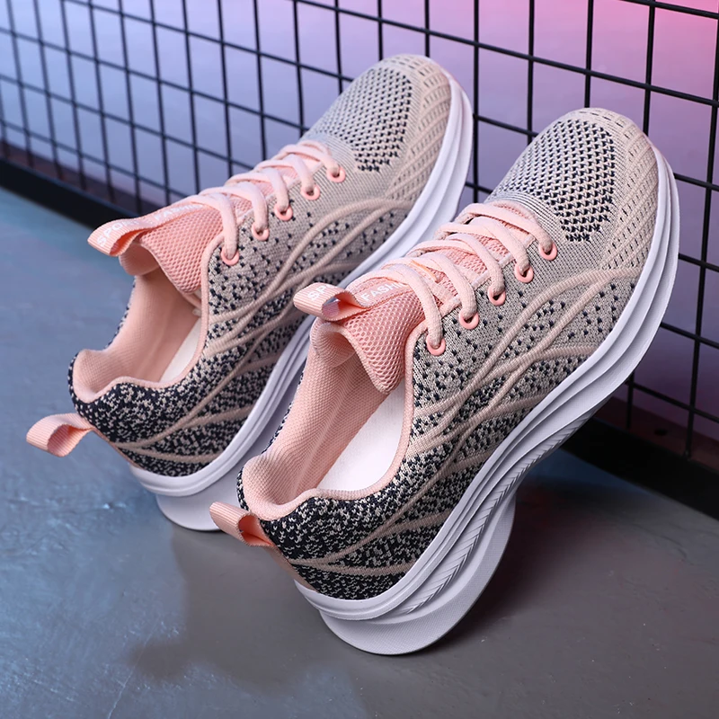 Женские кроссовки на плоской подошве Размеры 35-41 |