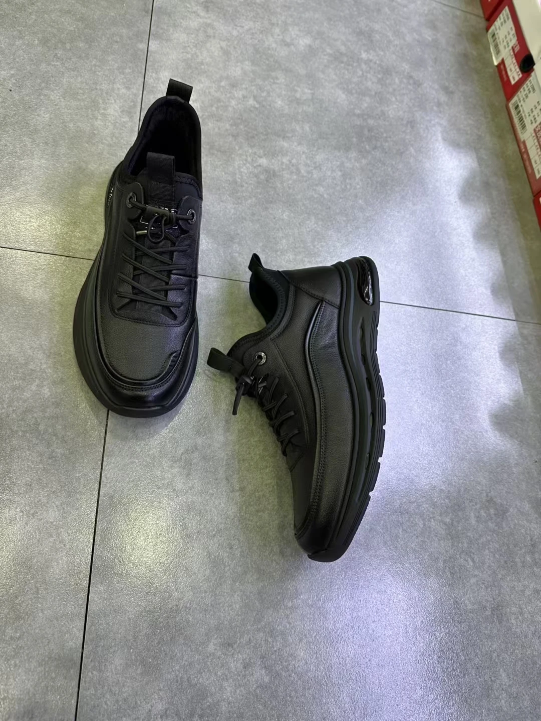 Шанхайские походные кожаные туфли мужские зимние 2024 новые тонкие бархатные на