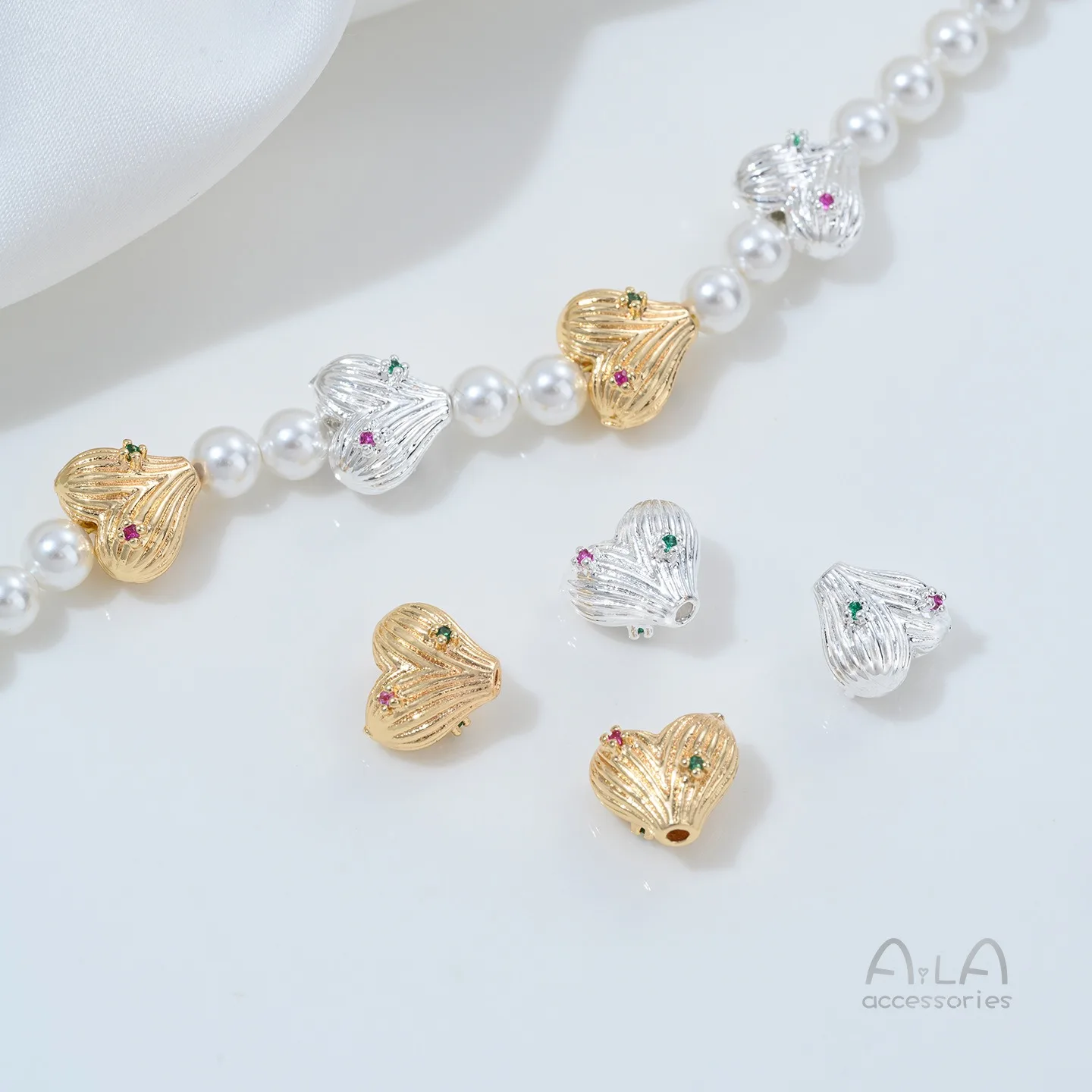 Фото Посеребренные бусины-сердечки с цирконами под золото 14K, разделители для бусин, полосатые, персикового цвета, для рукоделия, материалы для изготовления украшений №2