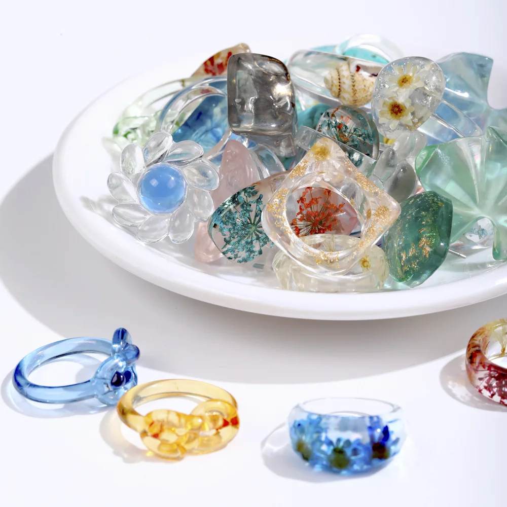 

Niche Design Creative Resin Dried Flower Ring For Women Fashion Charm Lady Ring 2023 Fashion Jewelry Wholesale