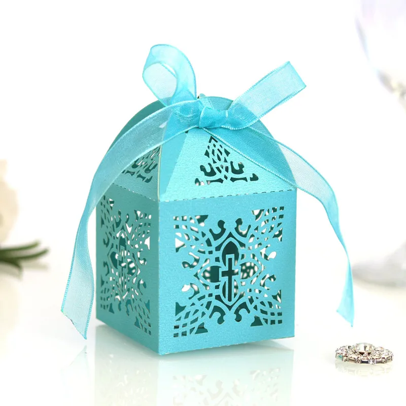 

10pcs Cross Laser Cut Gift Candy Dragee Box Wedding Party Favor Hollow Carriage Baby Shower Favors with Ribbon Party Decoration